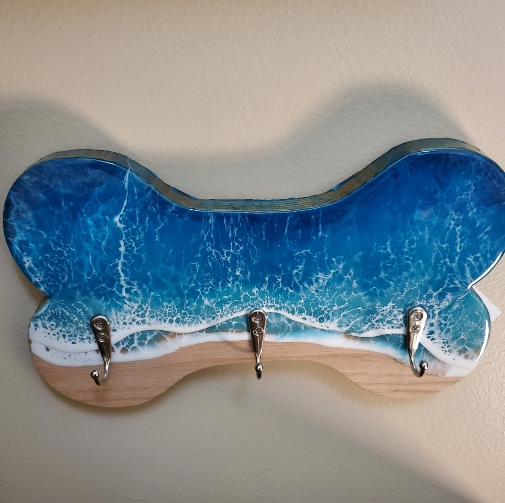 Hand-made Bone-shaped 🐾 wall decor w/hooks